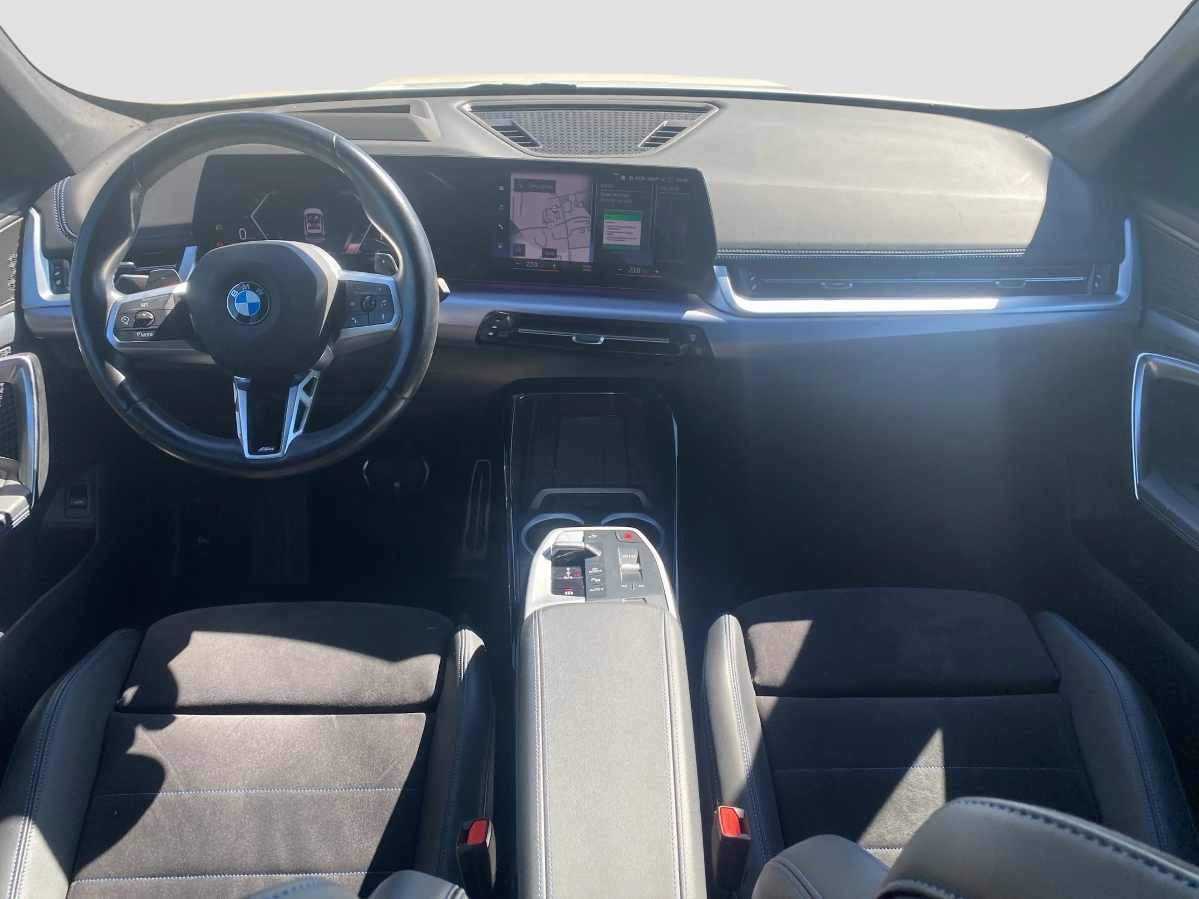 BMW X1 sDrive20i M-Sport ACC LED SpurAss 360° HUD — photo 12