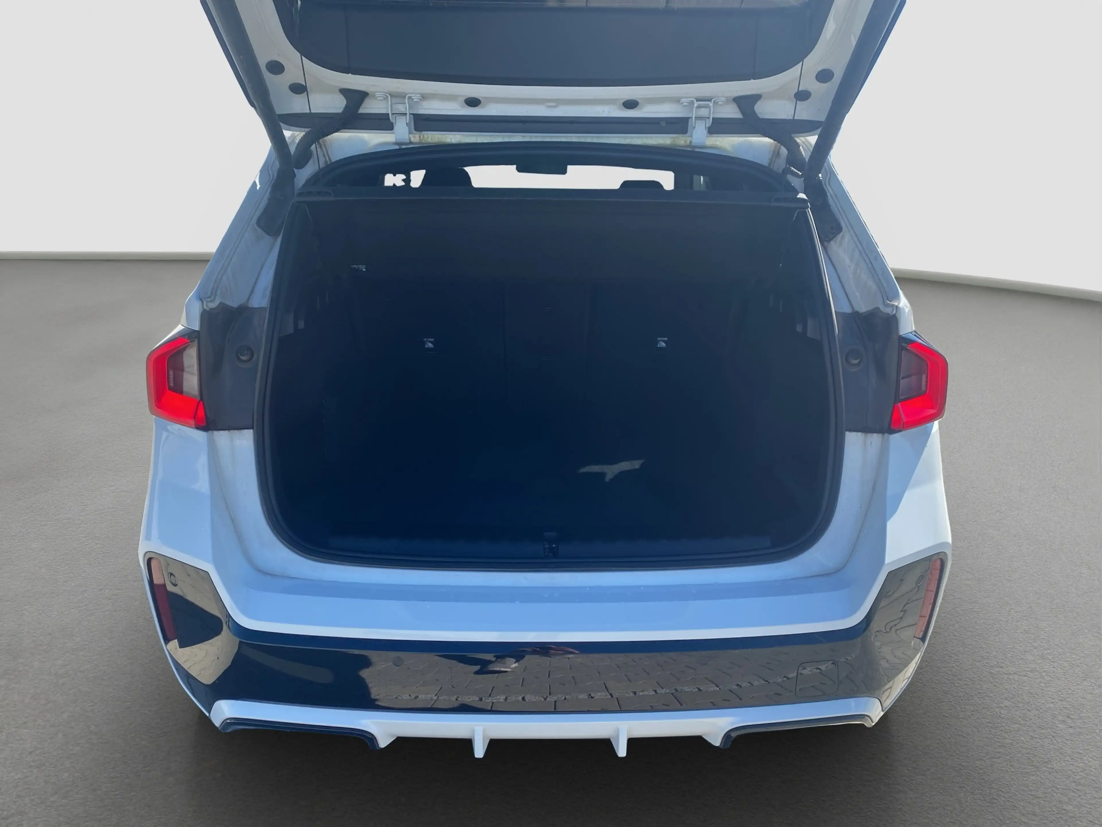 BMW X1 sDrive20i M-Sport ACC LED SpurAss 360° HUD — photo 10