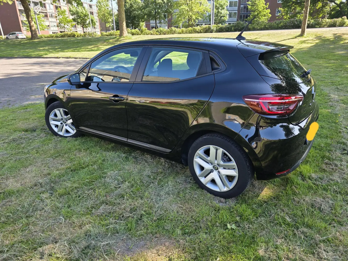 Renault Clio TCe 90 ZEN Zwart - 1