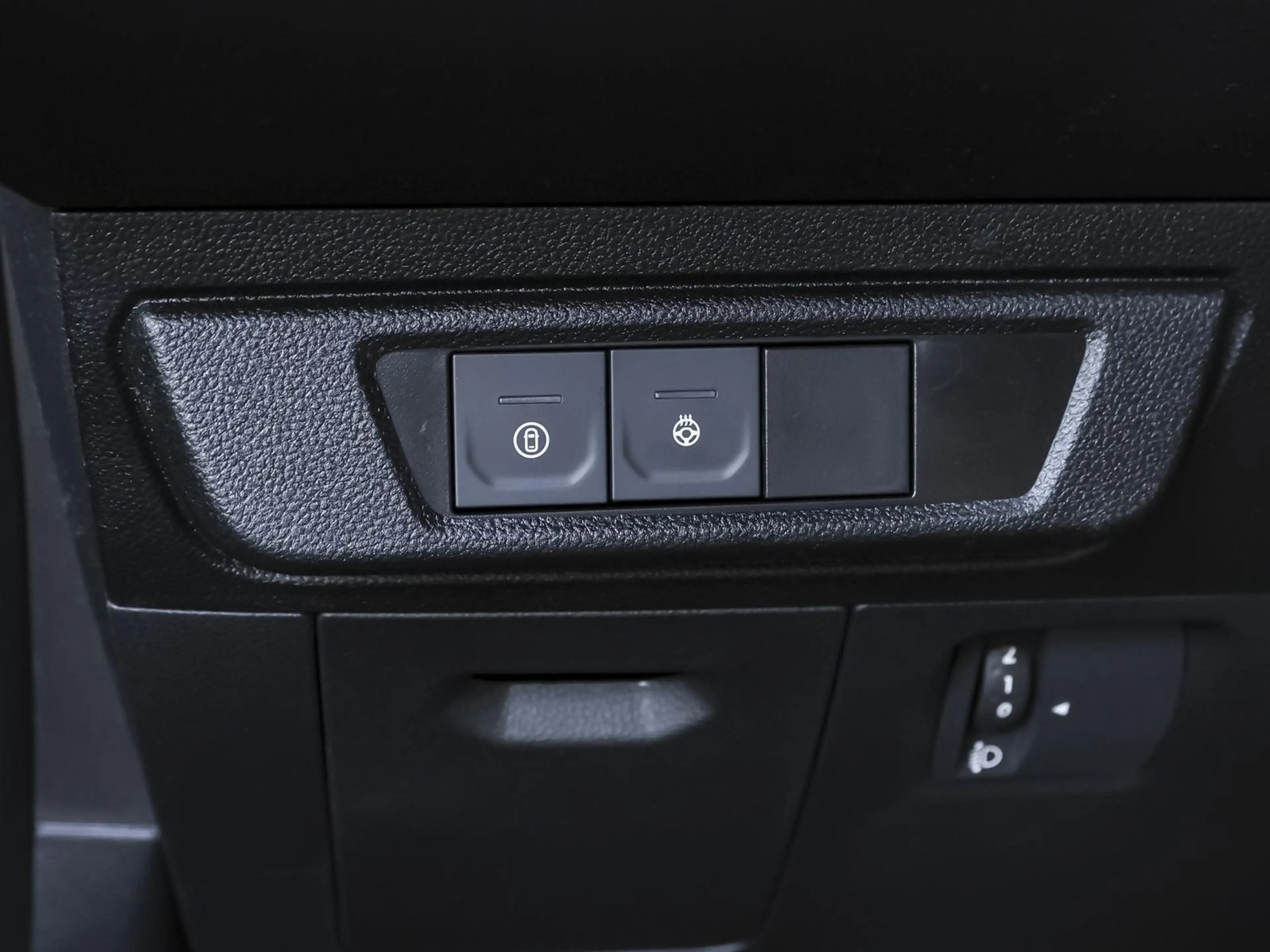 Dacia Jogger Extreme hybrid 155 NAVI SHZ PDC LHZ KLIMA — photo 10