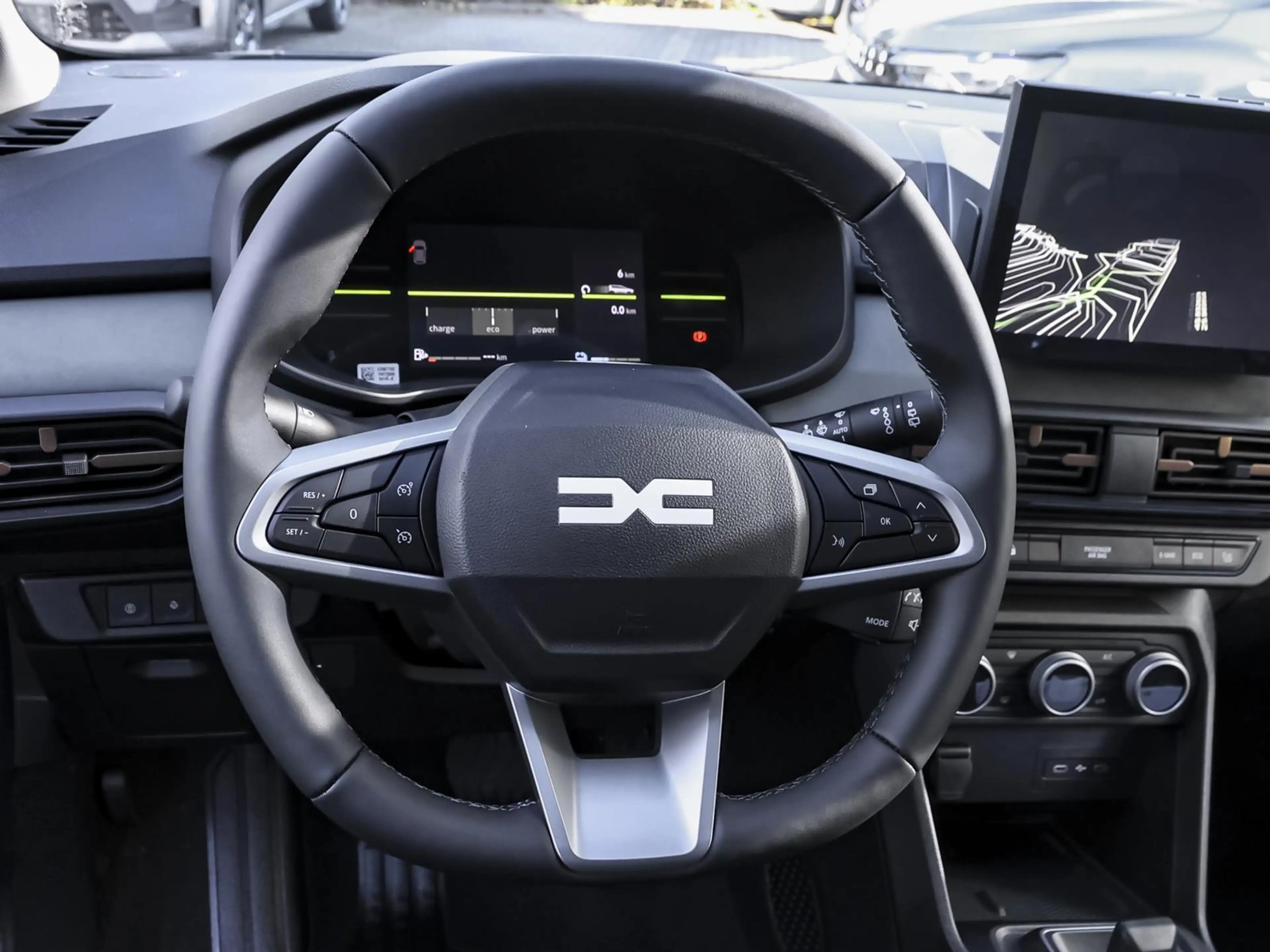 Dacia Jogger Extreme hybrid 155 NAVI SHZ PDC LHZ KLIMA — photo 9