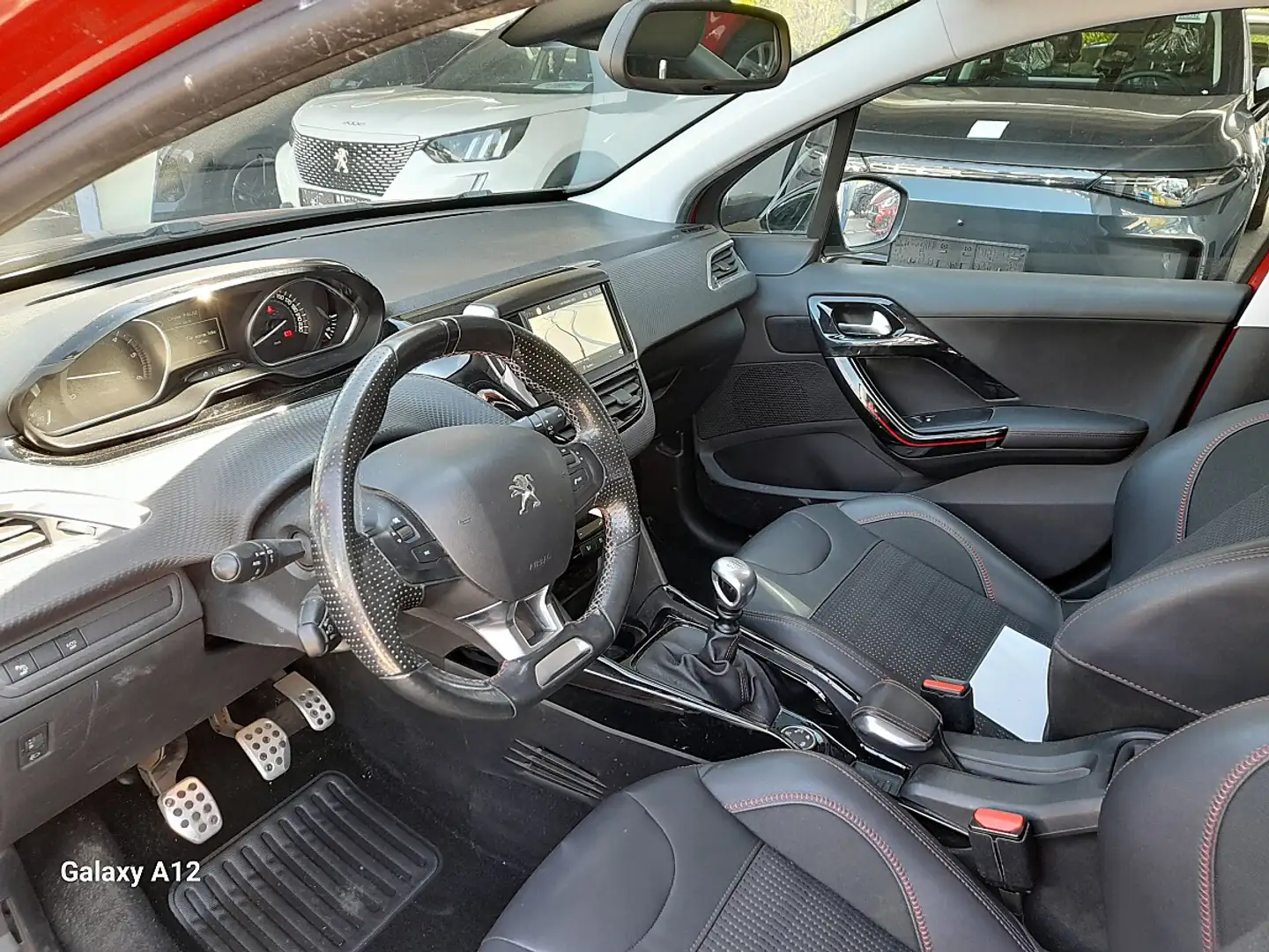 Peugeot 2008 GT Line Diesel Rot - 2