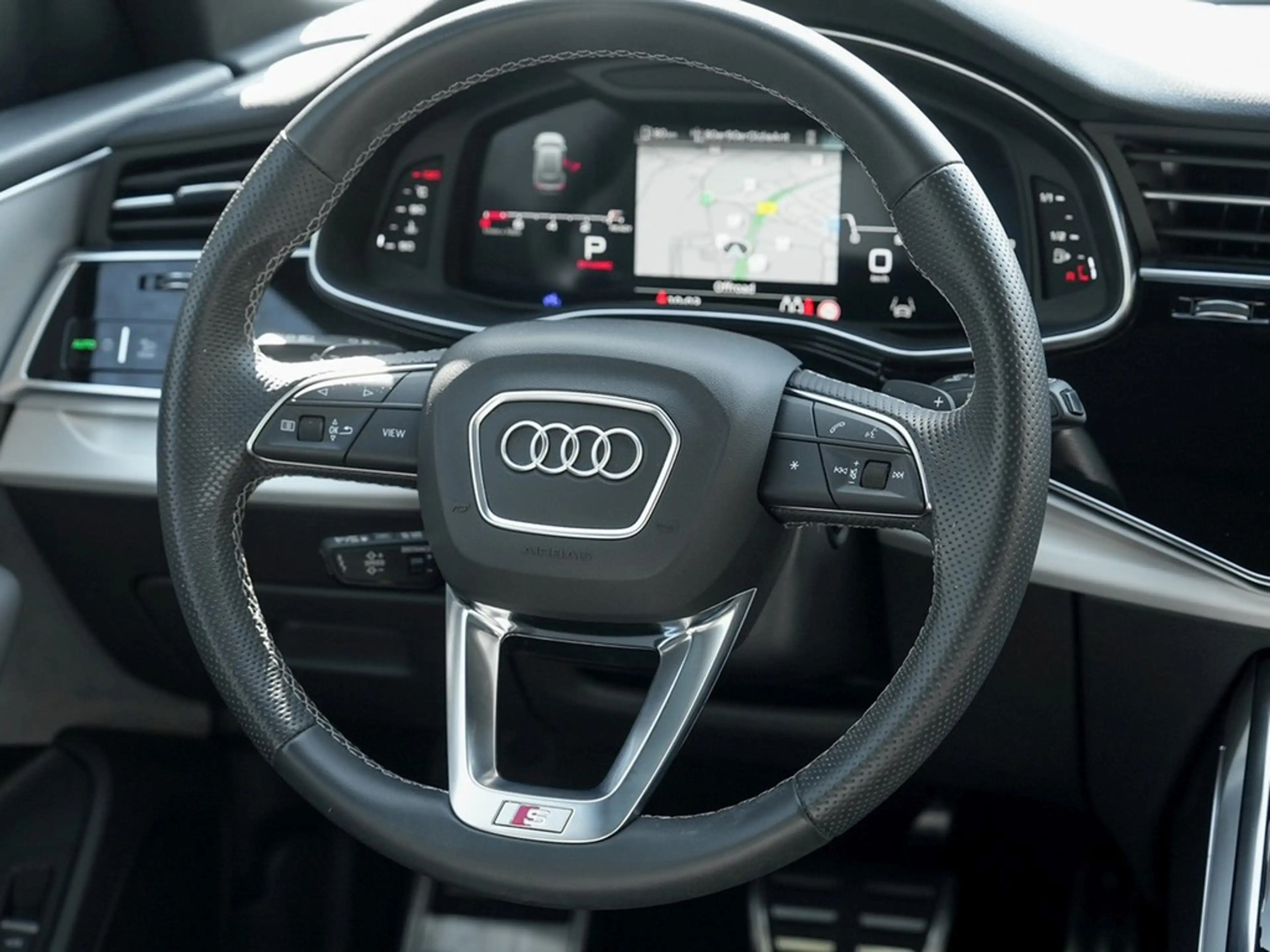 Audi SQ8 4.0 TFSI quattro Matrix Pano ACC 360° StandH — photo 14