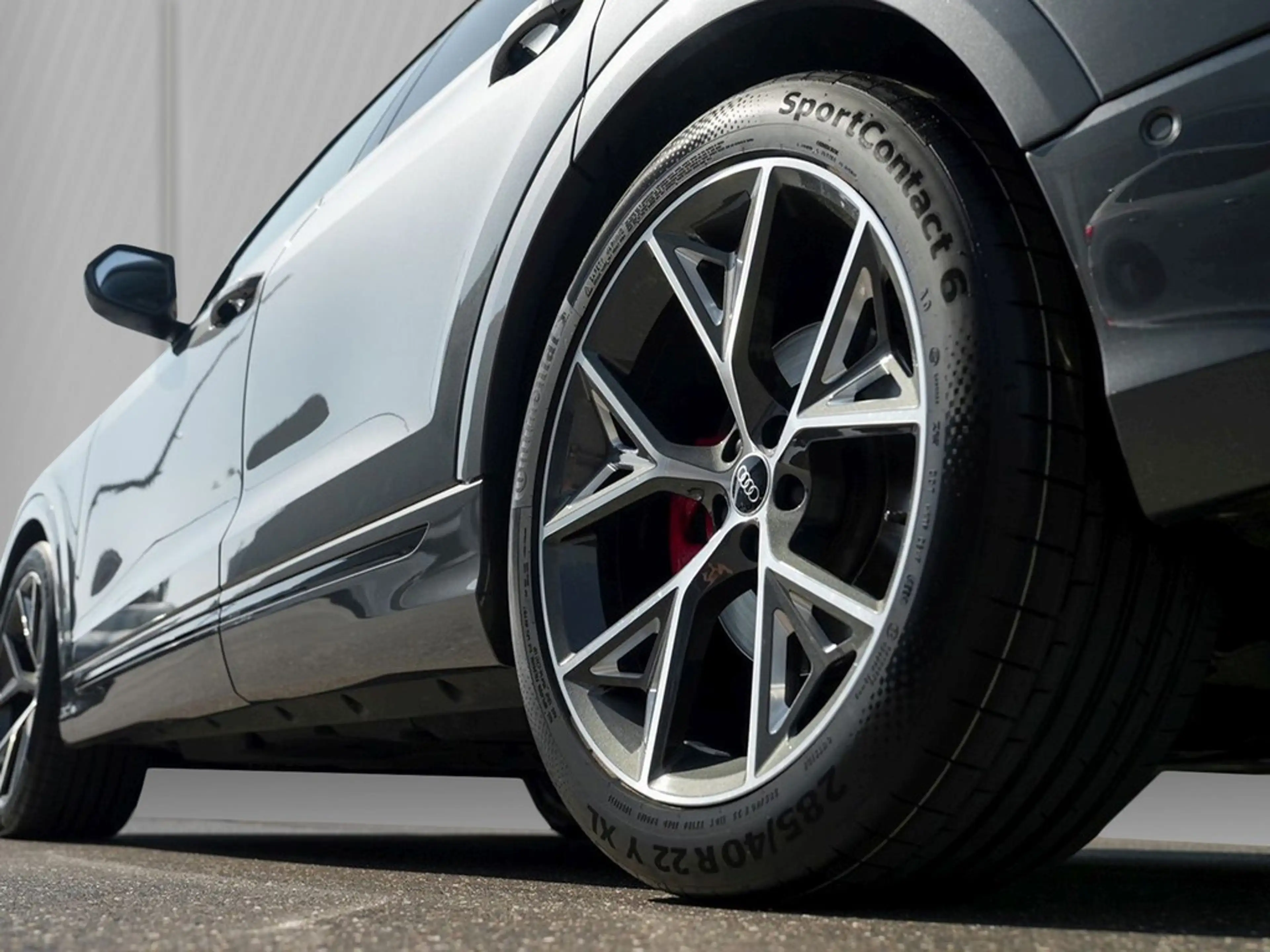 Audi SQ8 4.0 TFSI quattro Matrix Pano ACC 360° StandH — photo 7