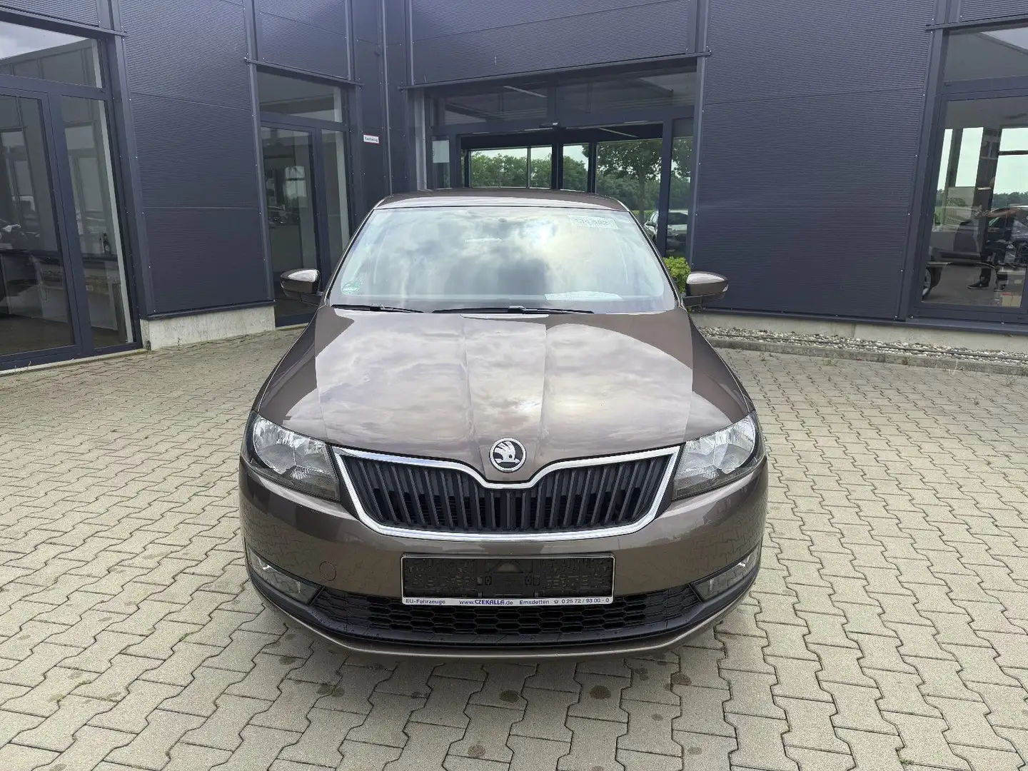 Skoda Rapid/Spaceback Spaceback 1.0 TSi Cool Edition Brun - 2