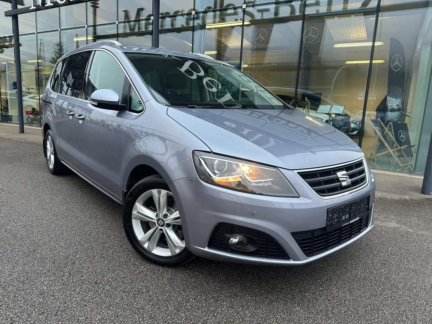 SEAT Alhambra Executive Plus 2,0 TDI CR 4WD *Navi*RFK*7-Sitzer* Grau - 1