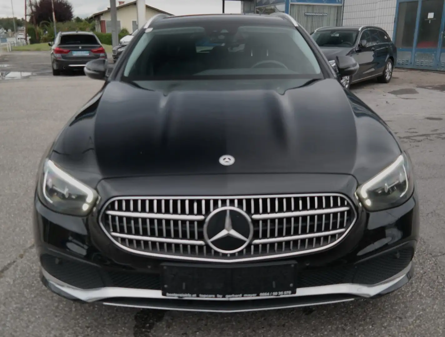 Mercedes-Benz E 200 E 200 d T  Aut. Avantgarde Facelift Modell Schwarz - 2