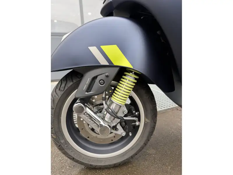 Vespa GTS Super Tech - foto 6