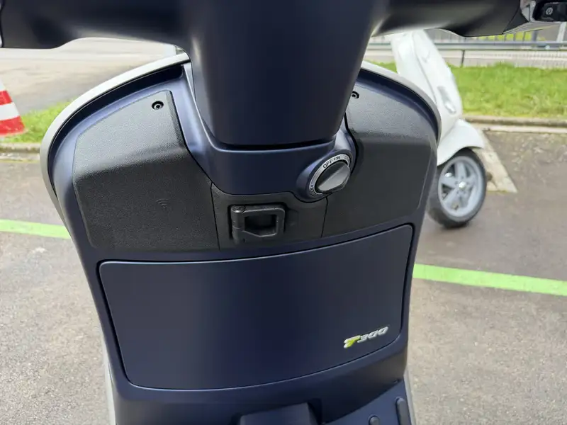 Vespa GTS Super Tech - foto 4