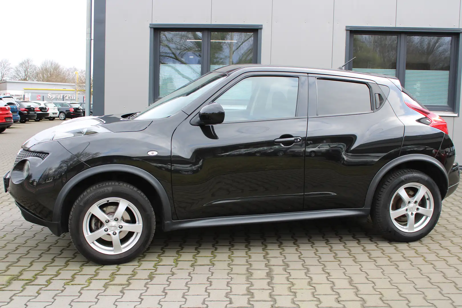 Nissan Juke N-Tec 1.6i Aus 1.Hand Navi Kamera Schwarz - 2