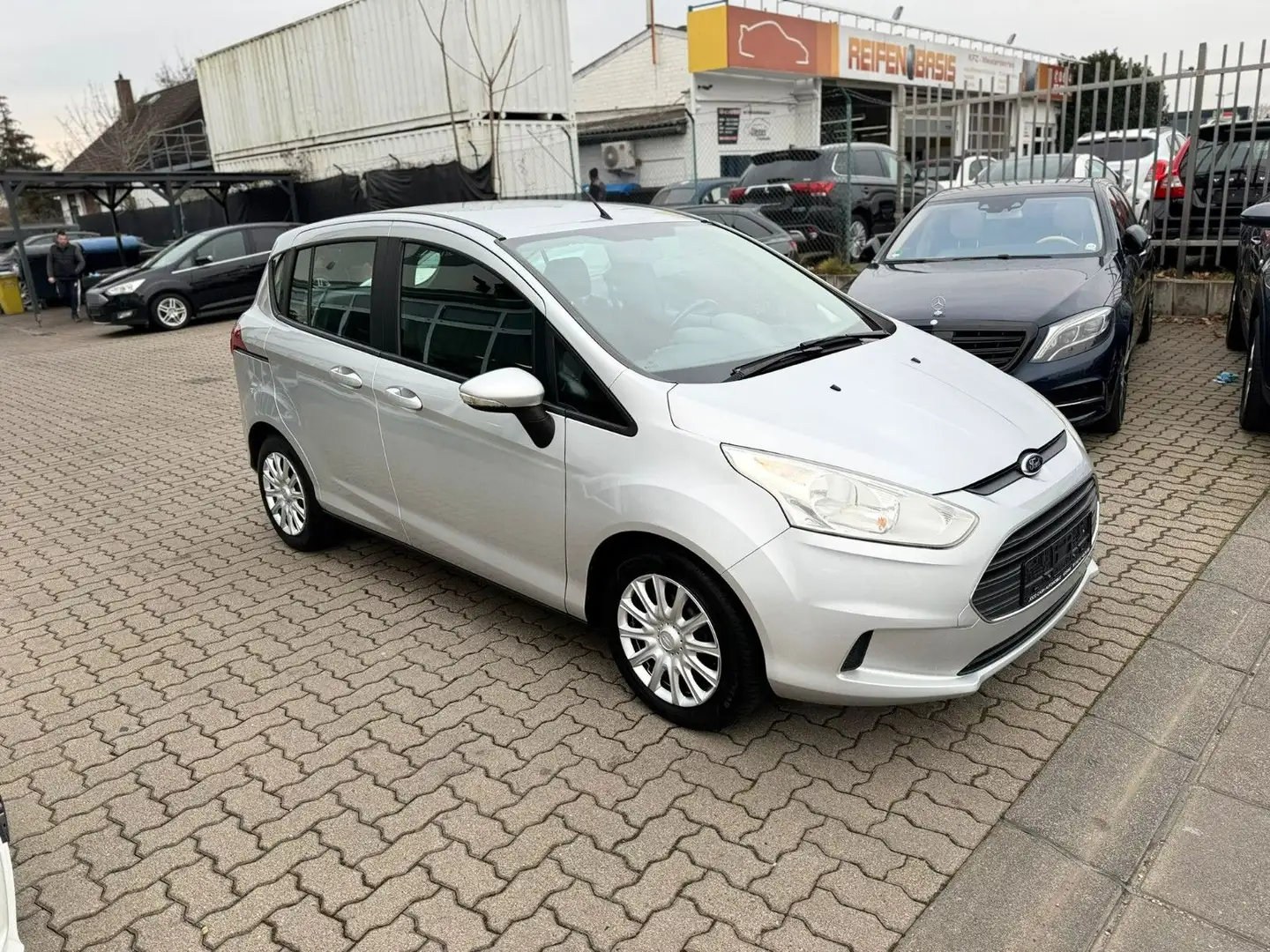 Ford B-Max B-MAX Trend* MOTORSCHADEN* Stříbrná - 1