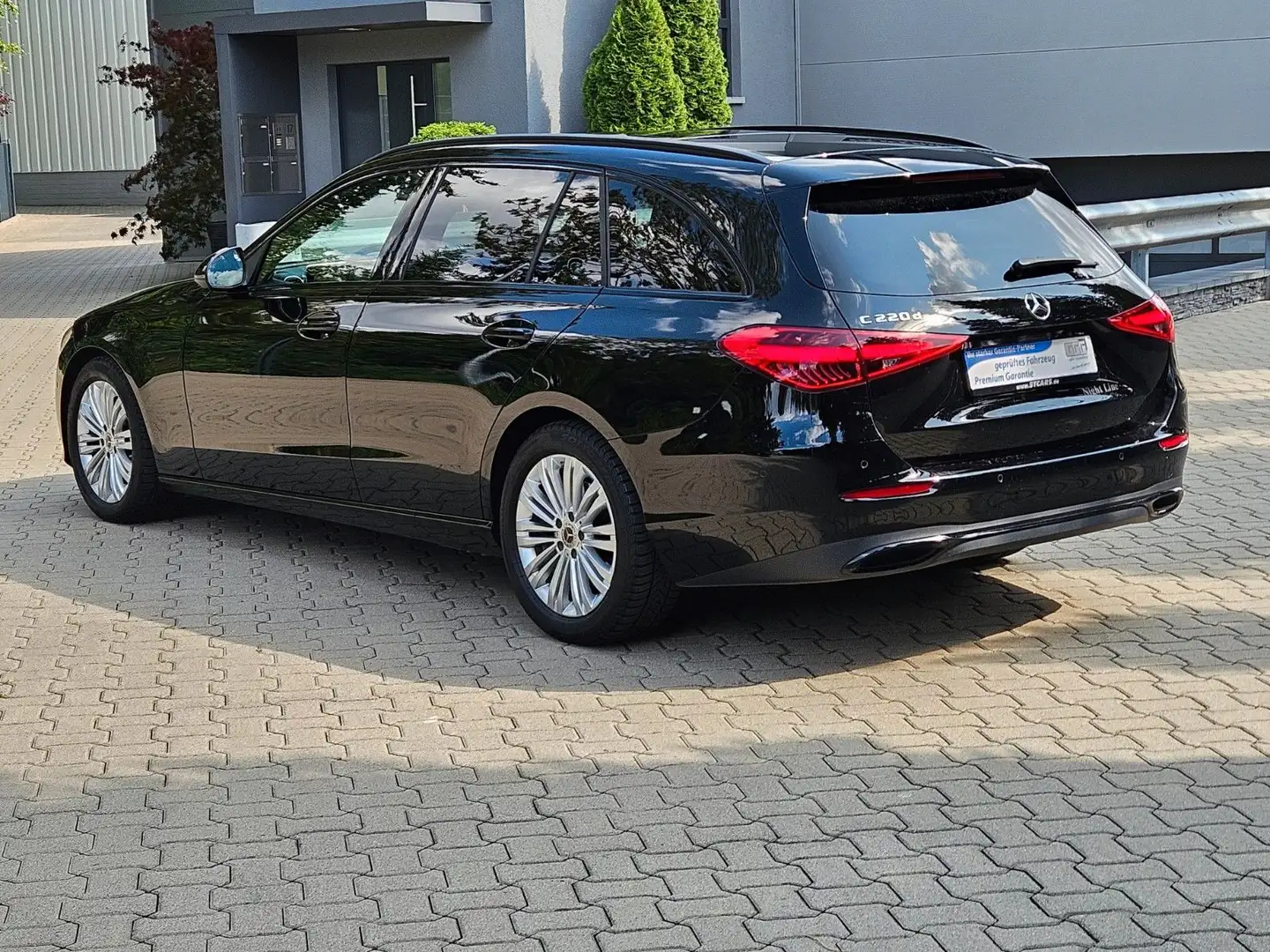 Mercedes-Benz C 220 d T-Modell Avandgard Schwarz - 2