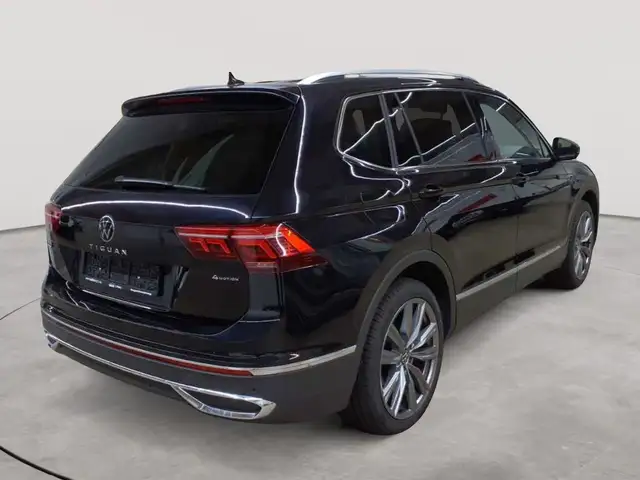Volkswagen Tiguan view 4