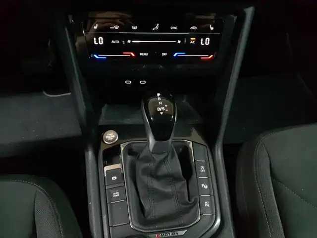 Volkswagen Tiguan view 10