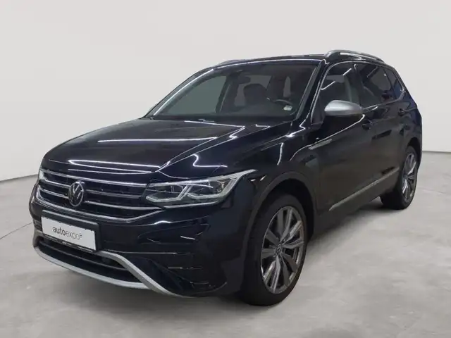 Volkswagen Tiguan view 2