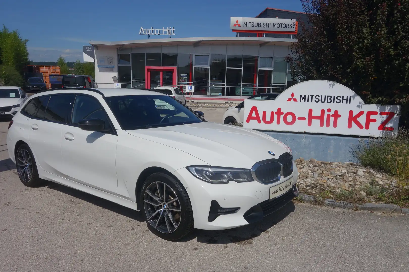 BMW 330 Touring 48 V Aut.***leasingfähig/ 6 Zylinder*** Weiß - 1