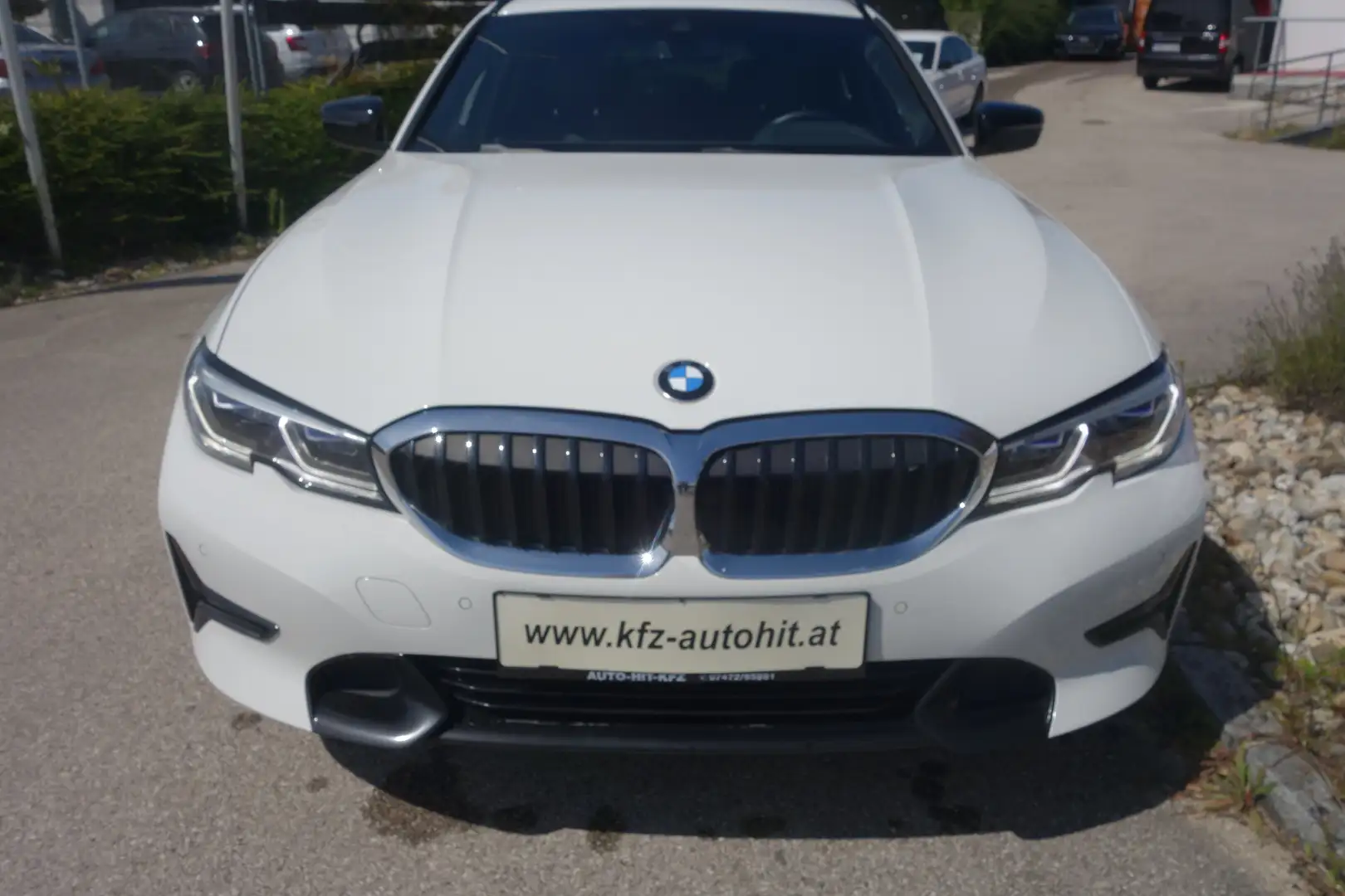 BMW 330 Touring 48 V Aut.***leasingfähig/ 6 Zylinder*** Weiß - 2