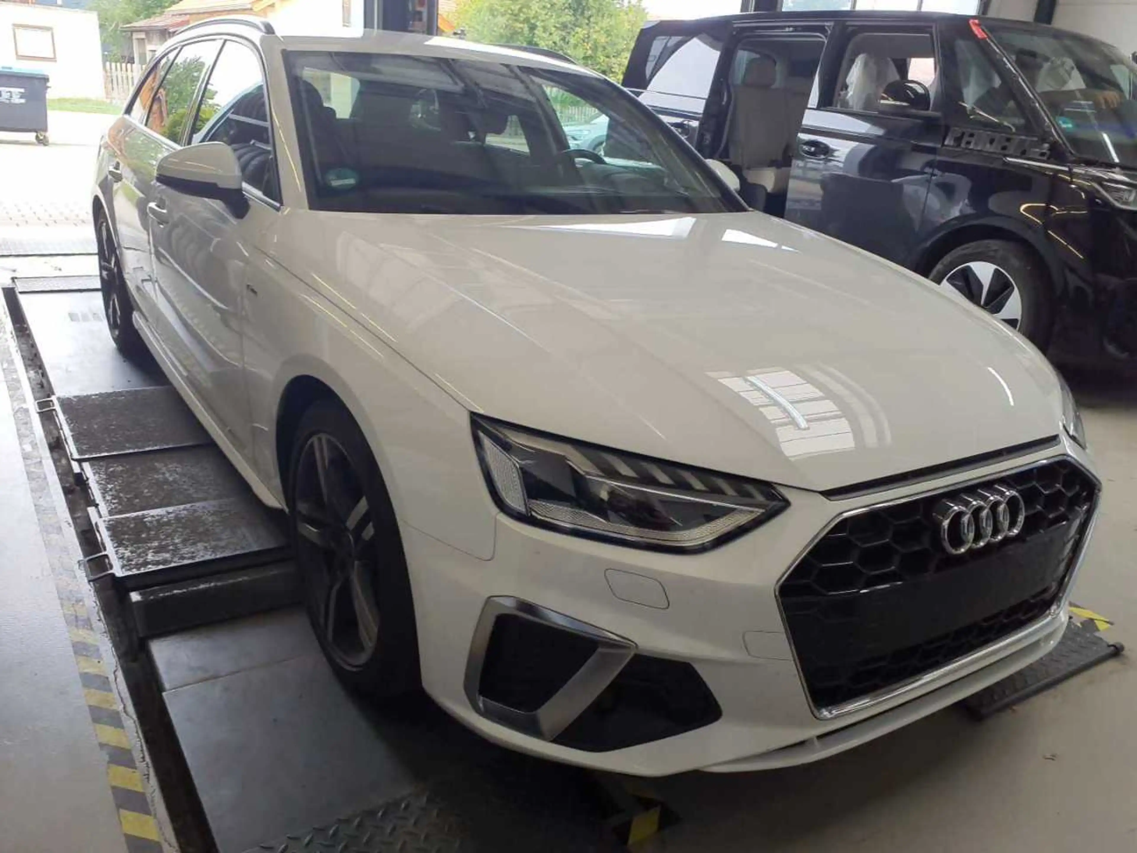 Audi A4 Avant 40 TFSI S line Head up. RFK Matrix — photo 2