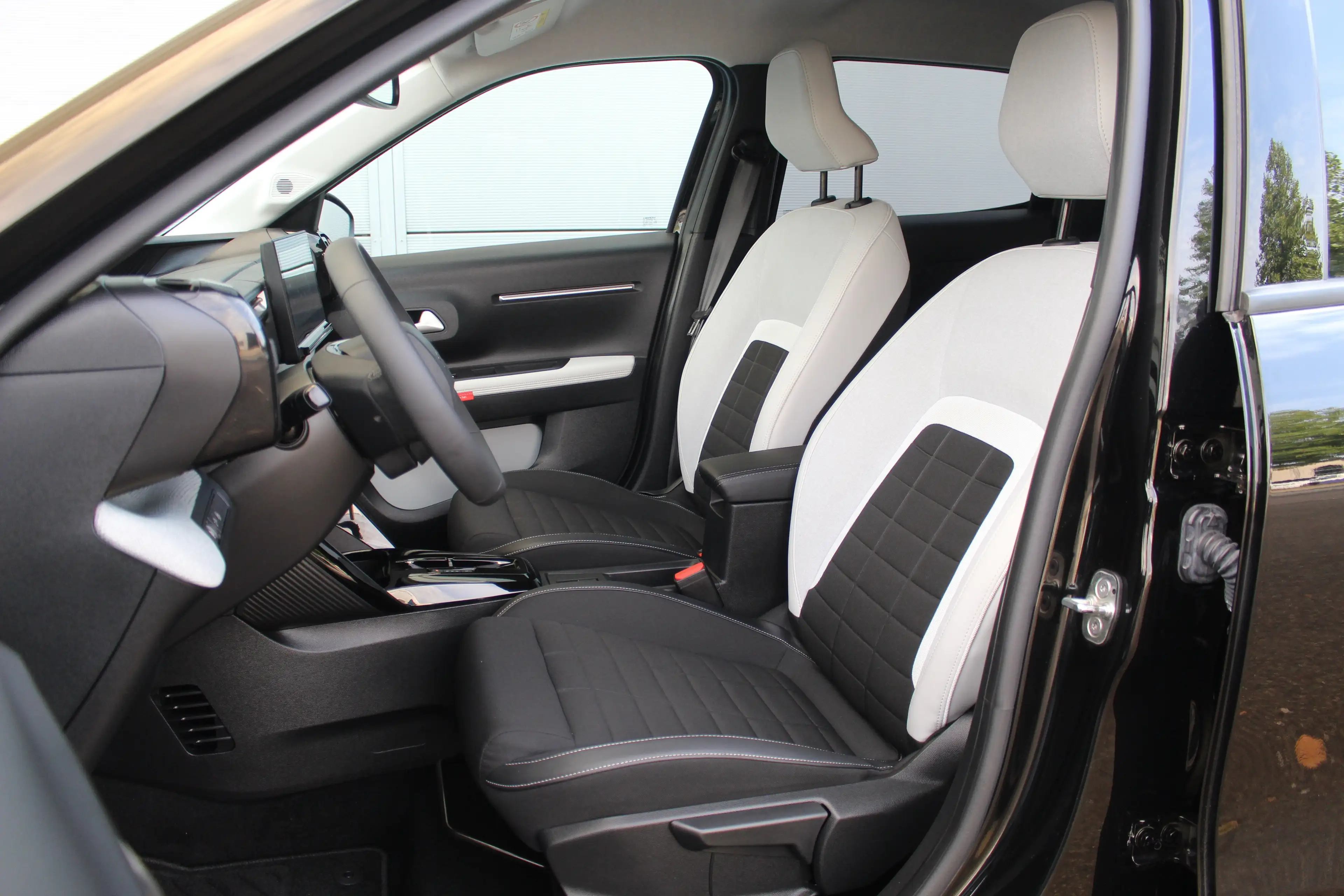 Citroen E-C3 Max 113pk 44 kWh — photo 3