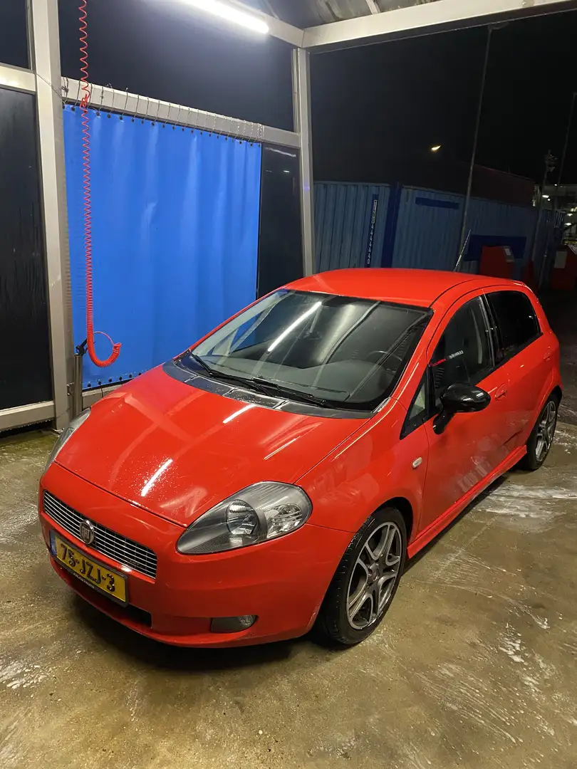 Fiat Punto 1.4-16V Sport Rojo - 2