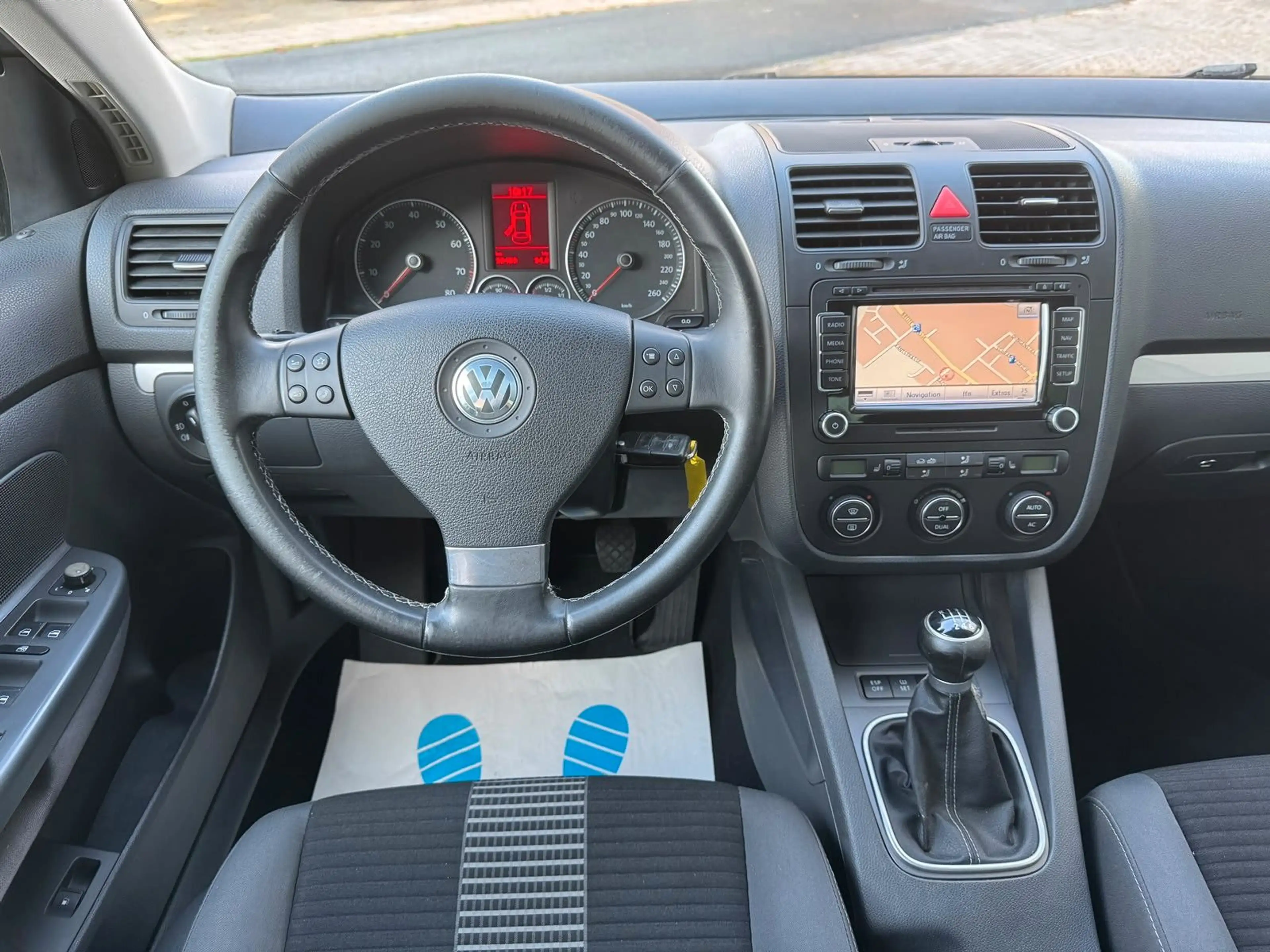 Volkswagen Jetta 1.4 TSI United 1.Hand AHK Navi MFL PDC — photo 13