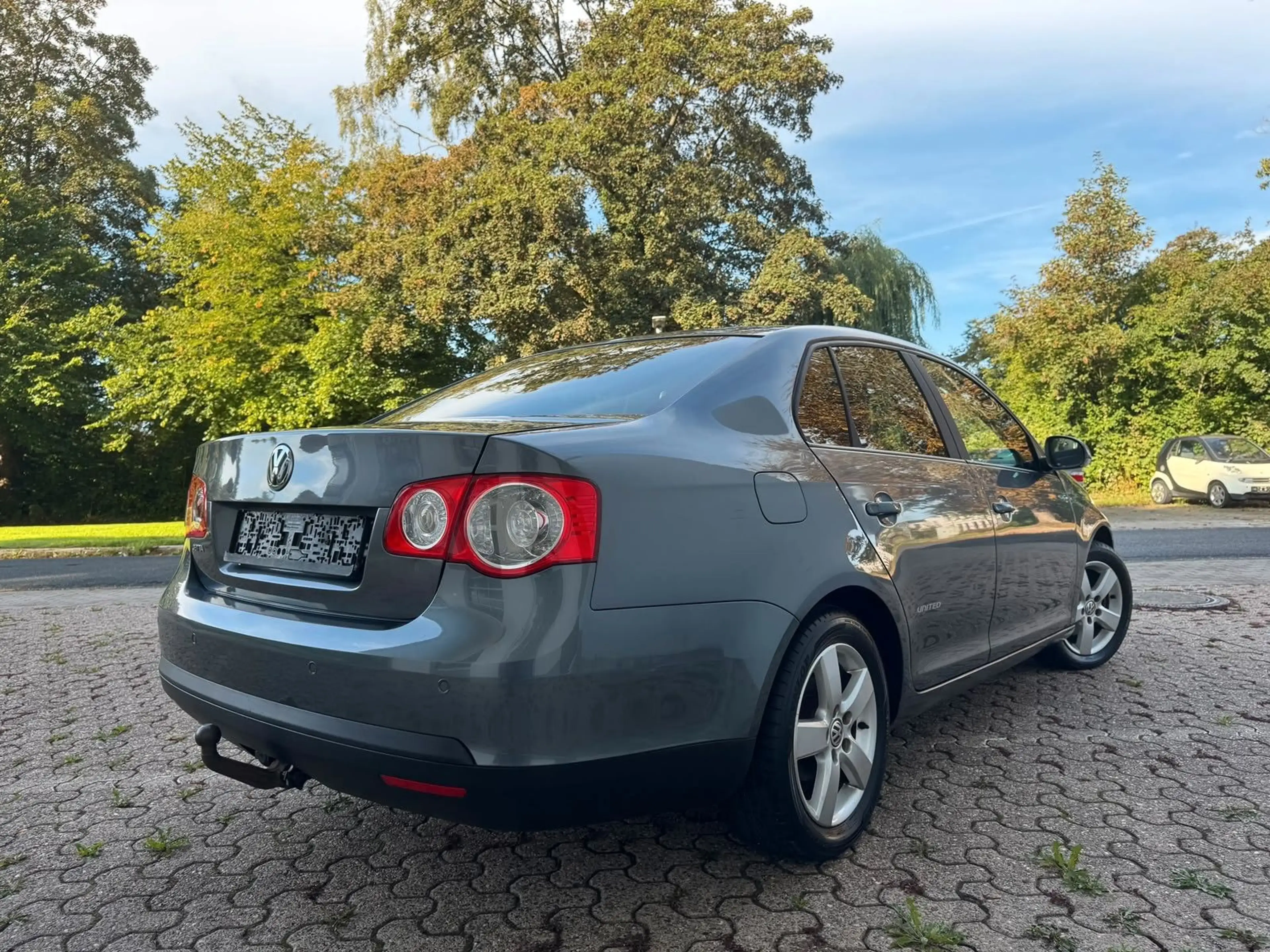 Volkswagen Jetta 1.4 TSI United 1.Hand AHK Navi MFL PDC — photo 6