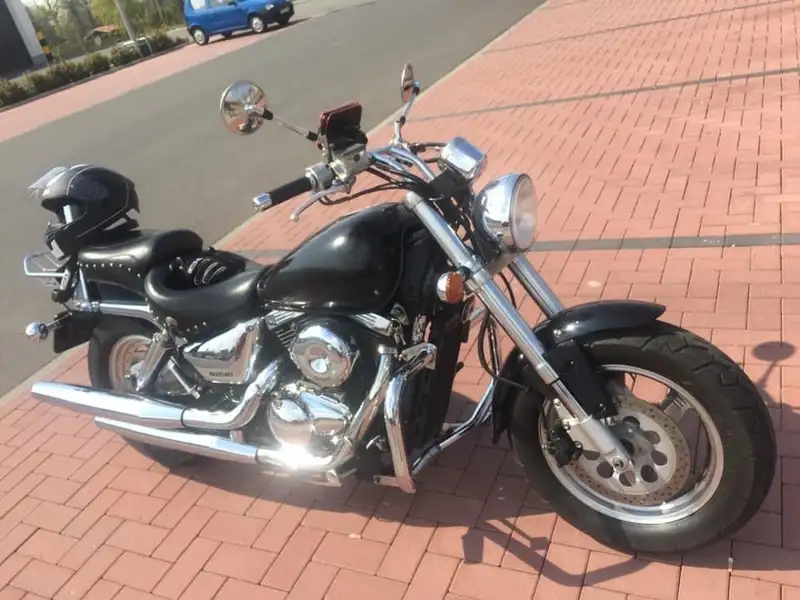 Suzuki VZ 800 - foto 2