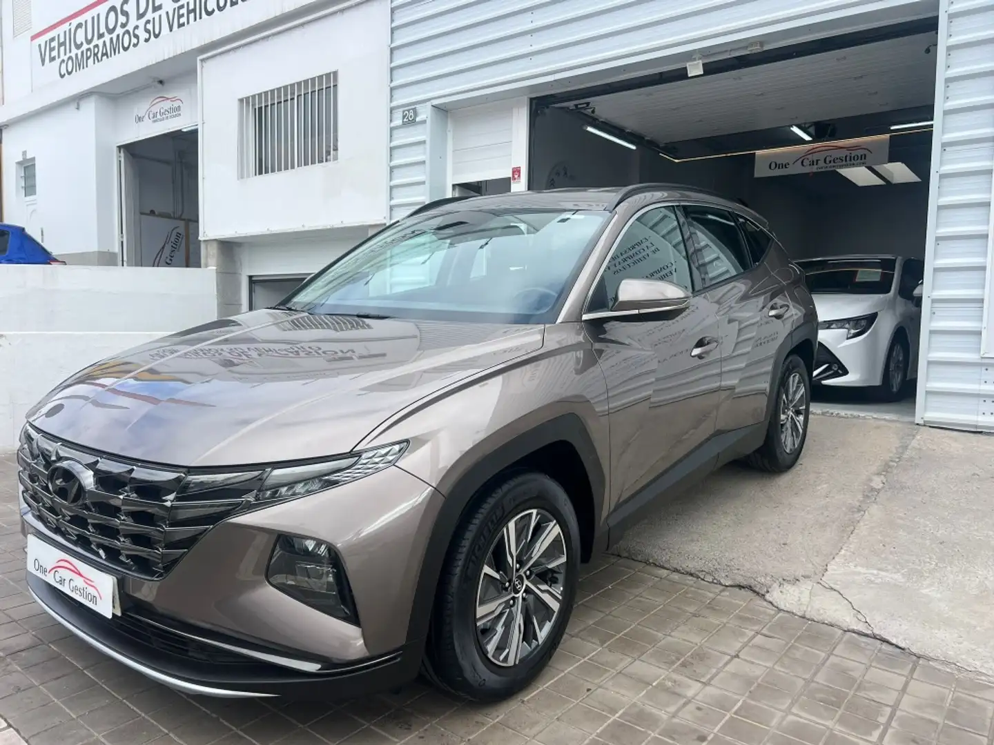 Hyundai TUCSON 1.6 TGDI Maxx 4x2 Beige - 1