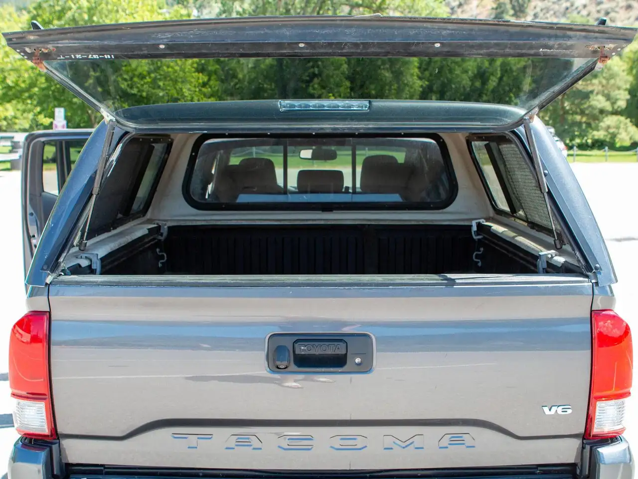 Toyota Tacoma снимка Toyota Tacoma