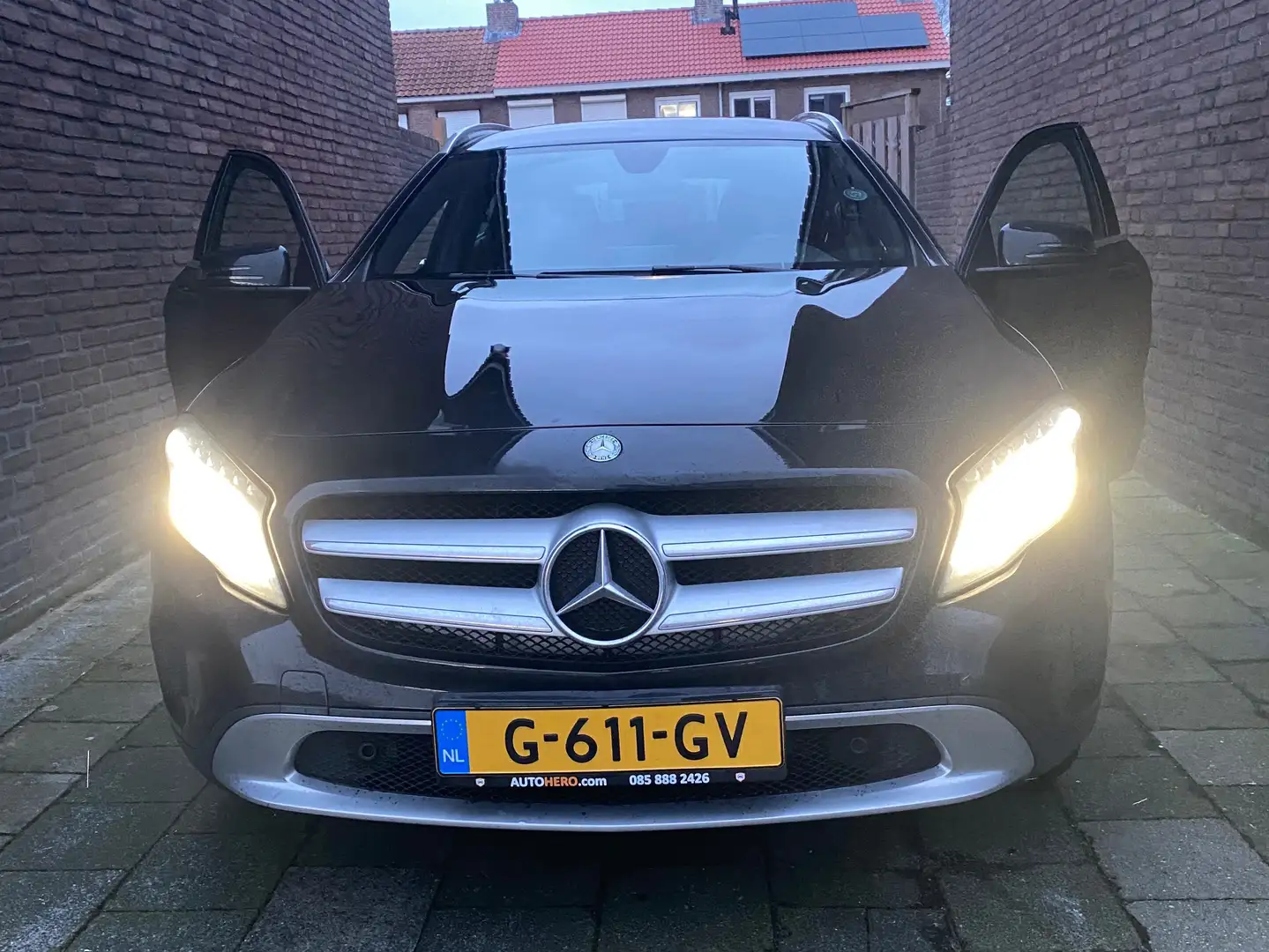 Mercedes-Benz GLA 180 180 Prestige Black - 2