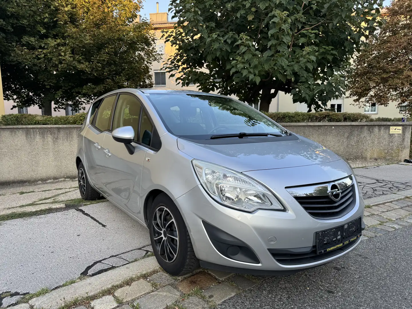 Opel Meriva 1,4 Twinport Cool & Sound Grau - 1