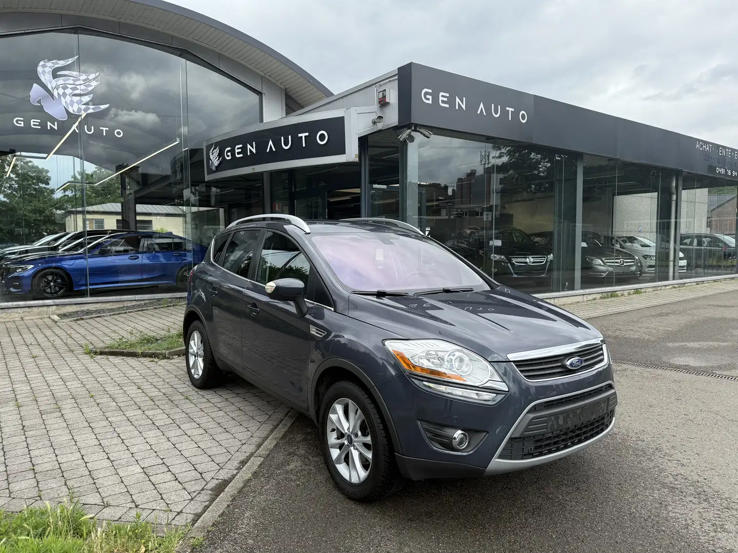 Ford Kuga 2.0 TDCi 2WD Titanium S Keyless Park Assist Cuir Grau - 1