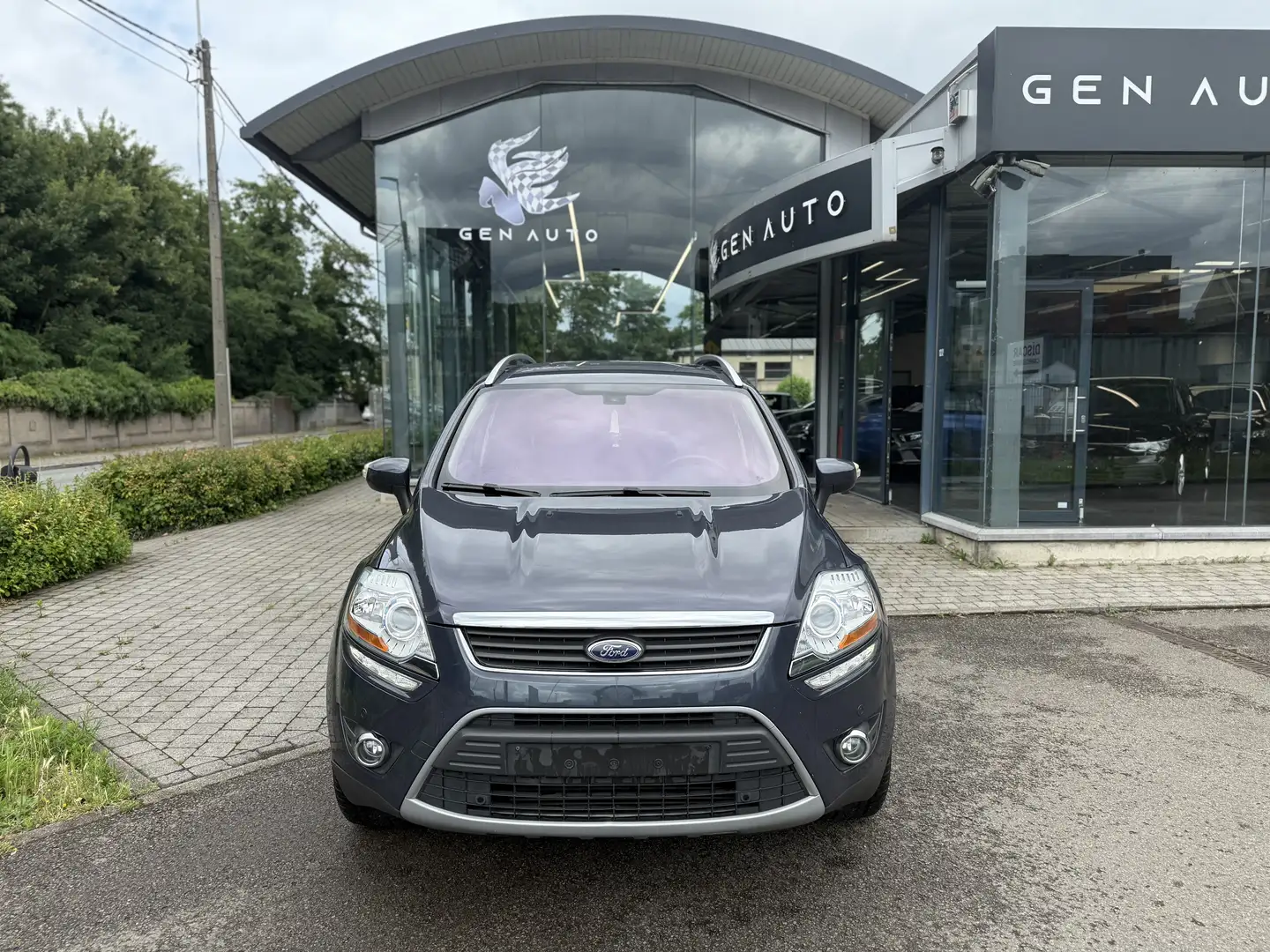 Ford Kuga 2.0 TDCi 2WD Titanium S Keyless Park Assist Cuir Grau - 2