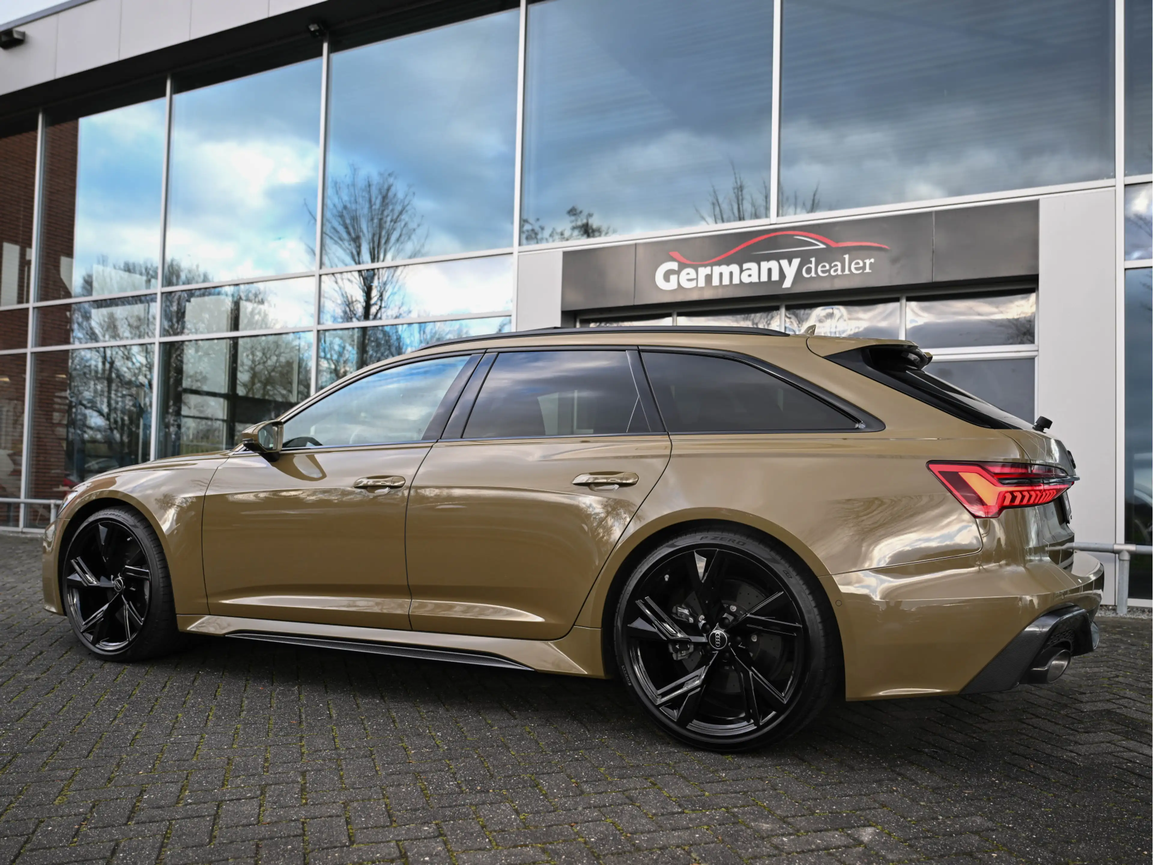 Audi RS6 Avant 4.0TFSI 600pk Quattro Pano 360 4W-Best HUD 3 — photo 11