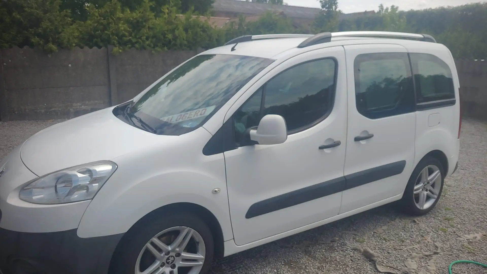 Peugeot Partner Partner Tepee 1.6 HDi Confort FAP Beyaz - 1