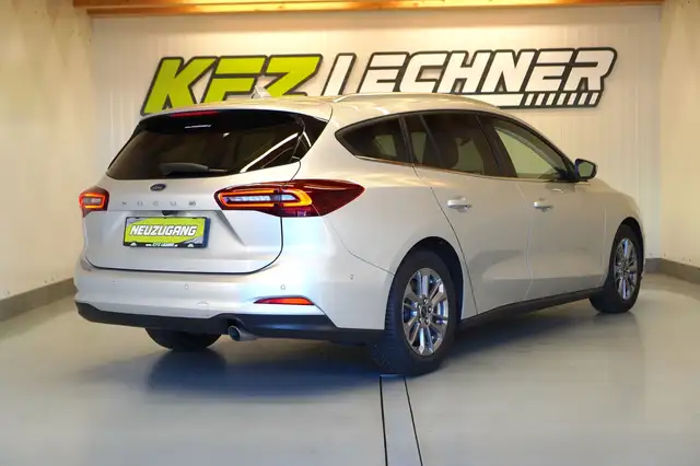 Ford Focus view 4