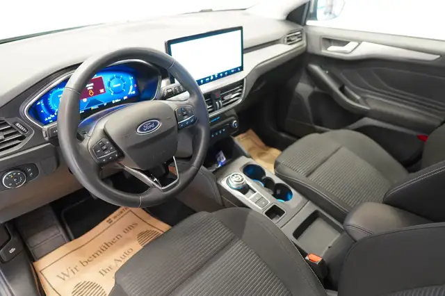 Ford Focus view 13