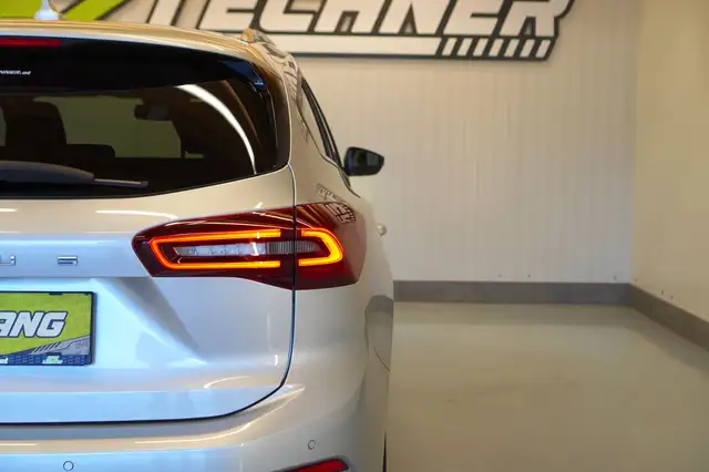 Ford Focus view 6