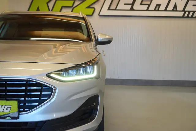 Ford Focus view 10