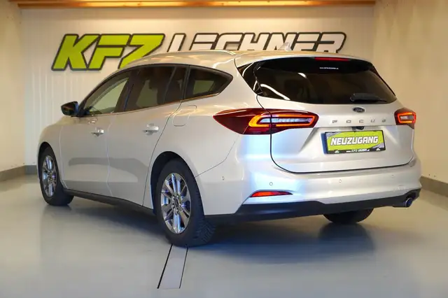 Ford Focus view 7