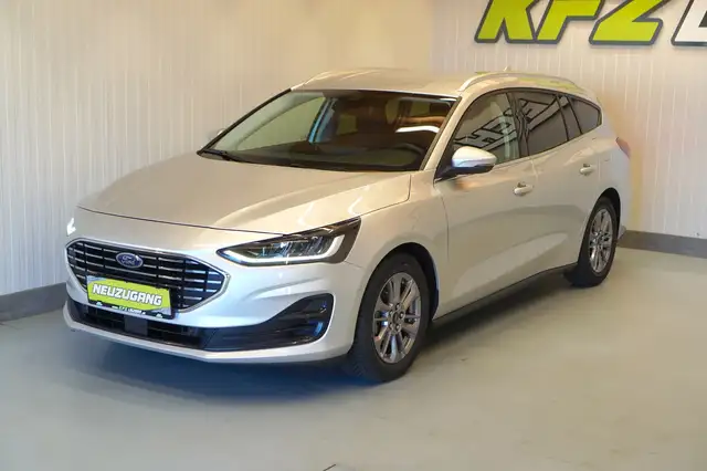 Ford Focus view 11