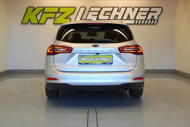 Ford Focus view 5