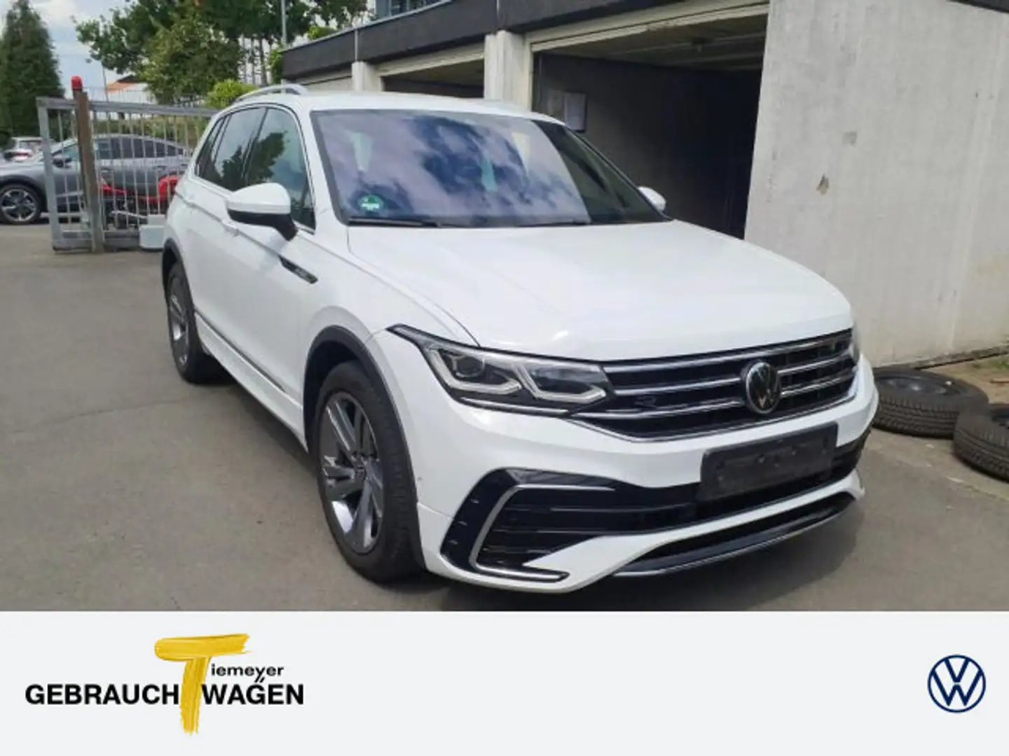 Volkswagen Tiguan 2.0 TDI DSG R-LINE MATRIX VIRTUAL L19 AHK Weiß - 1