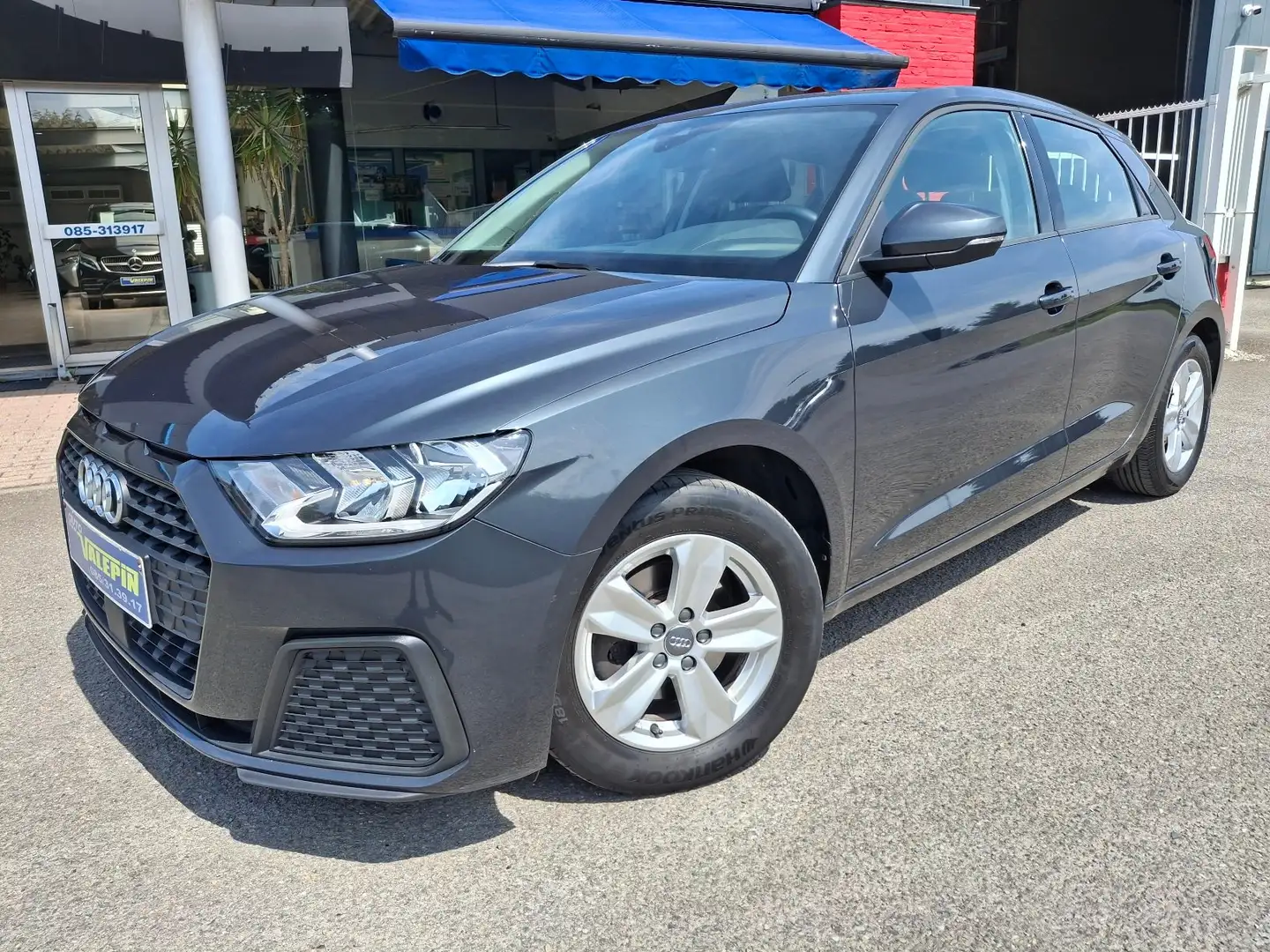 Audi A1 Spbk 1.0TFSI 116cv 6Vit Advanced CARPLAY/BT/APS/JA Gris - 1