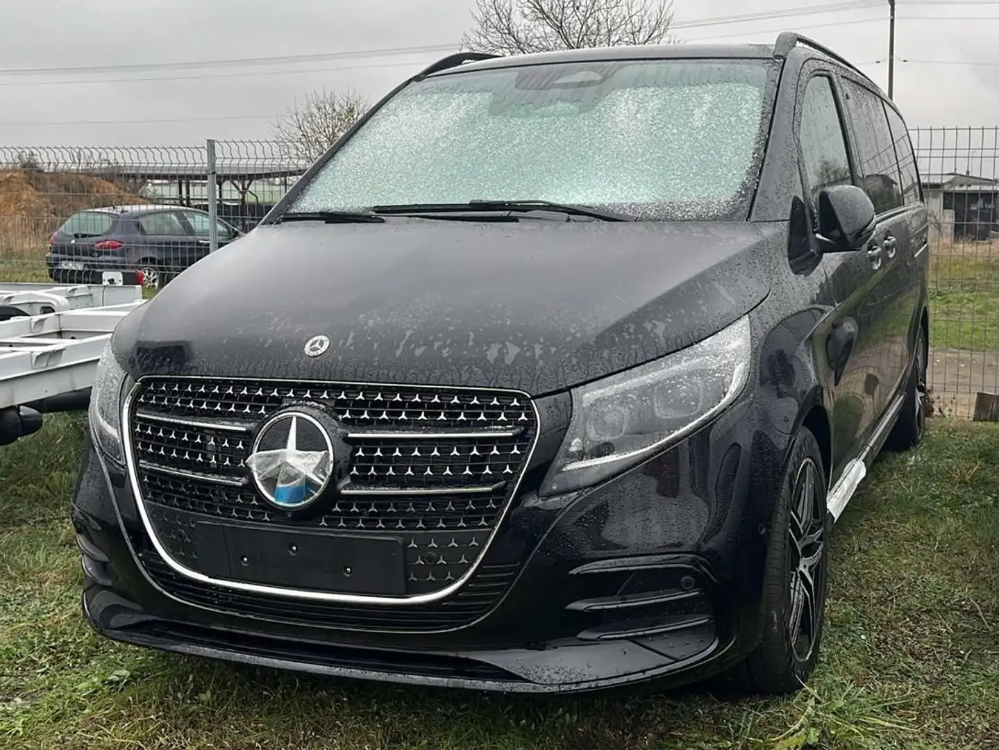 Mercedes-Benz V 300 Avantgarde PLUS Lang Noir - 1