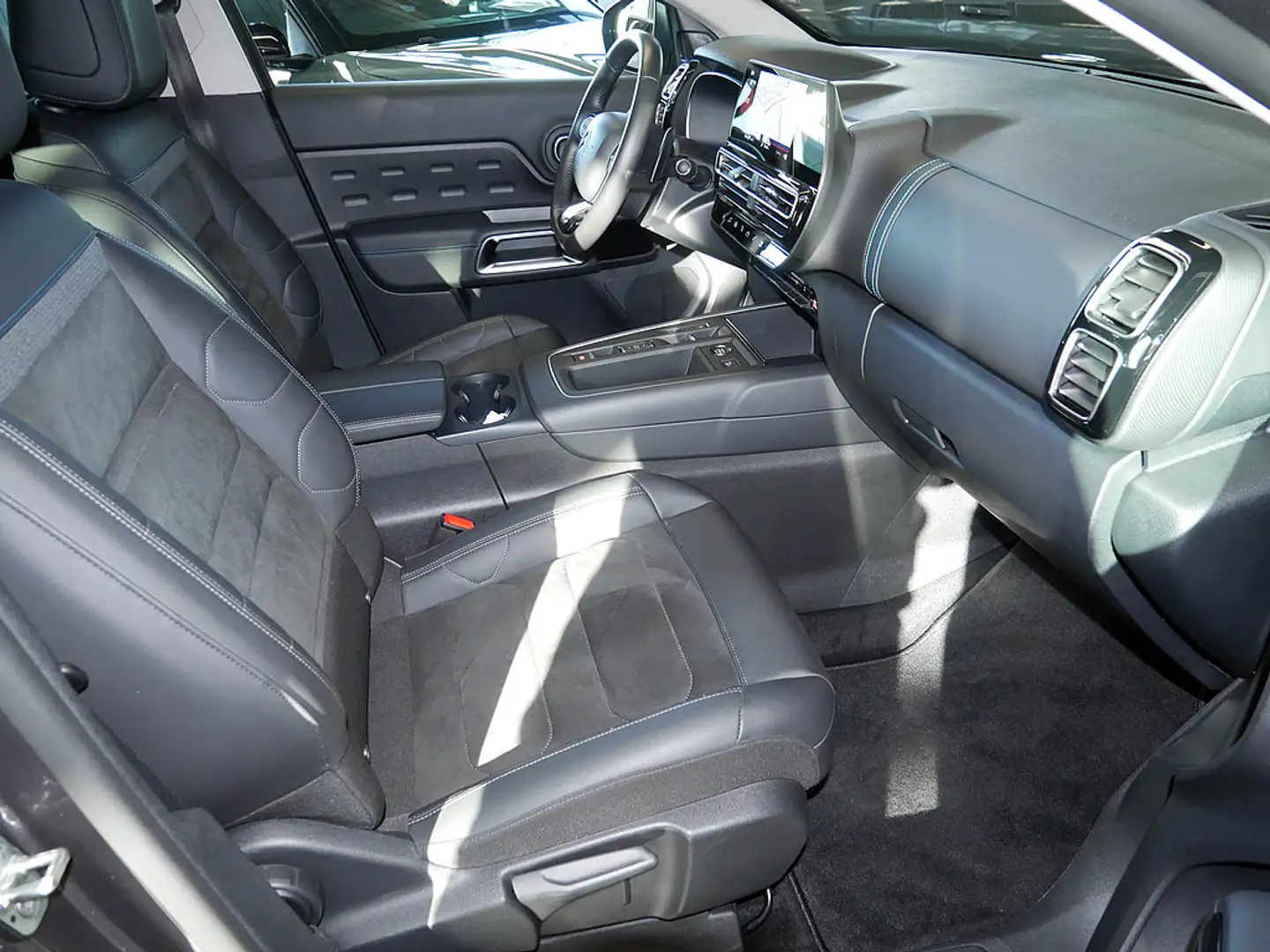 Citroen C5 Aircross BlueHDi 130 Plus KAMERA NAVI LED Grijs - 2