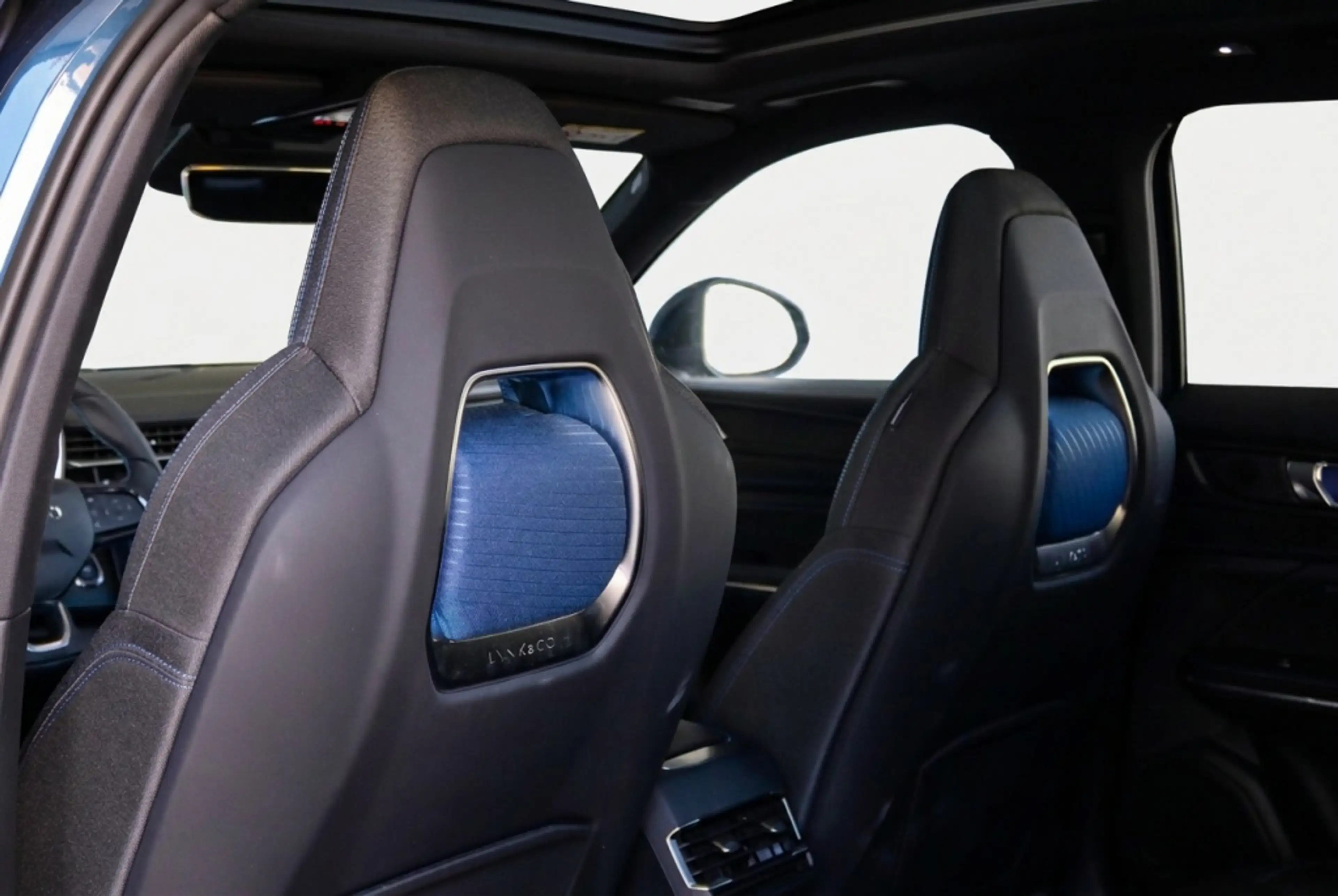 Lynk & Co 01 1.5 PHEV 262PK Stuurverwarming | Pano | Zwarte hem — photo 14