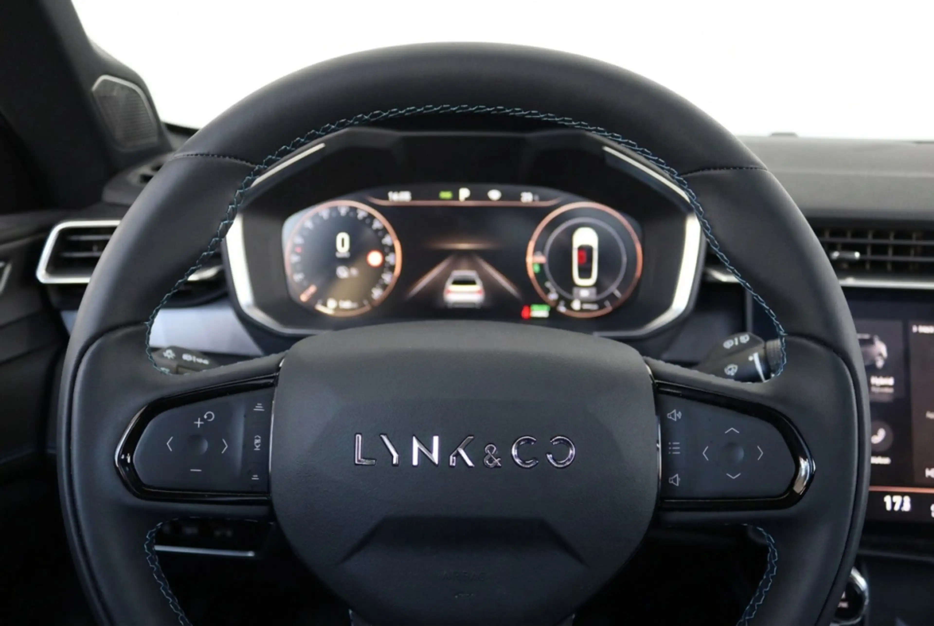 Lynk & Co 01 1.5 PHEV 262PK Stuurverwarming | Pano | Zwarte hem — photo 16