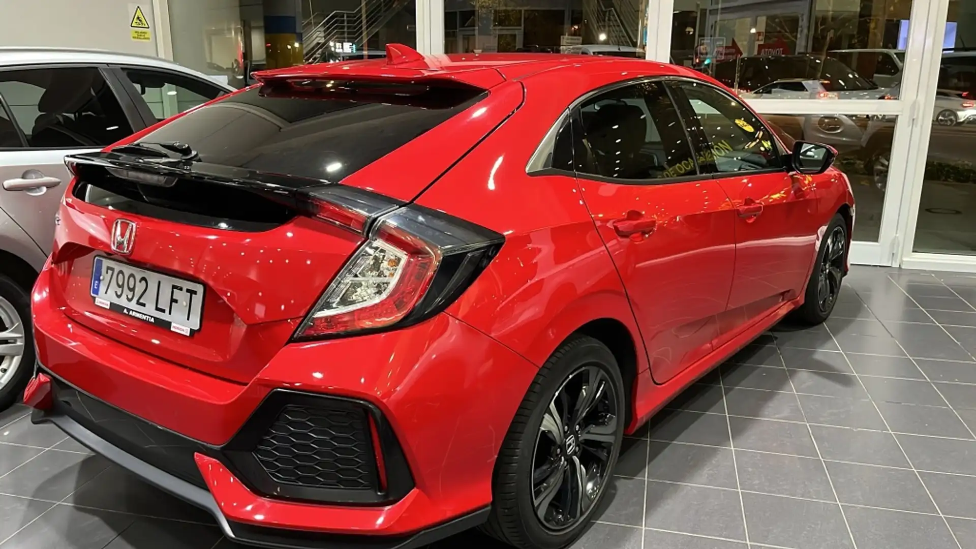 Honda Civic 1.0 VTEC Turbo Elegance Navi Rojo - 2
