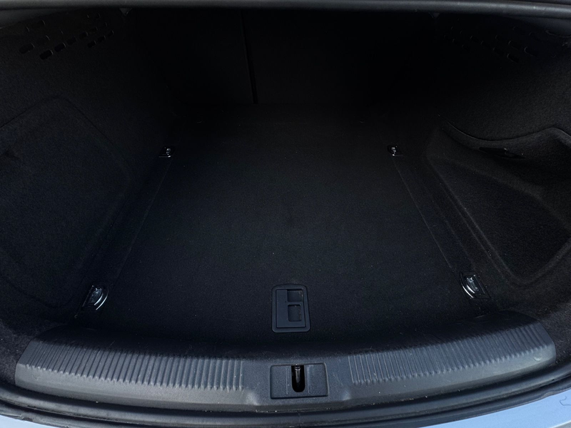 Audi A4 Lim. Attraction*1.HAND*LIMO*WENIG KM *AHK — photo 12
